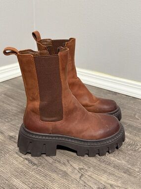 Steve Madden Brown distressed Leather Chelsea boots